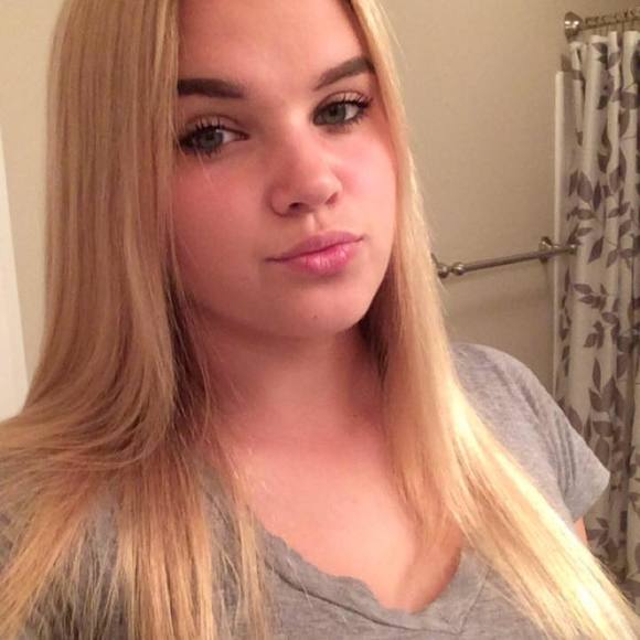 Meet your Posher, Alyssa - Picture 2 of 2